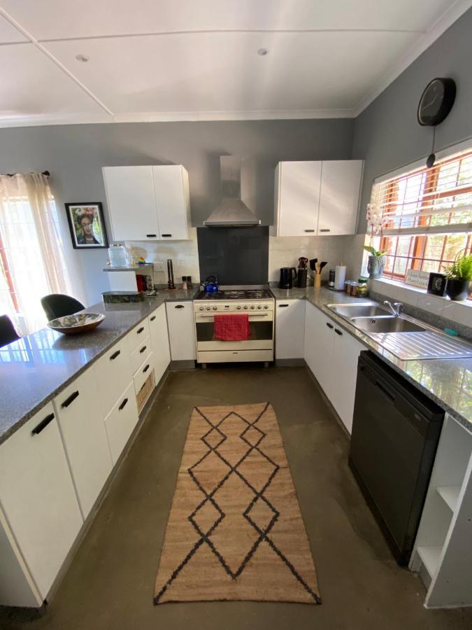 Villa Cosy And Unique Family Retreat In Hout Bay Kapstadt Exterior foto